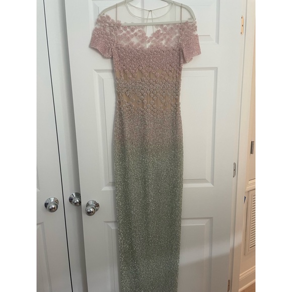 Pamella Roland one of a kind sequin runway gown - Picture 3 of 4